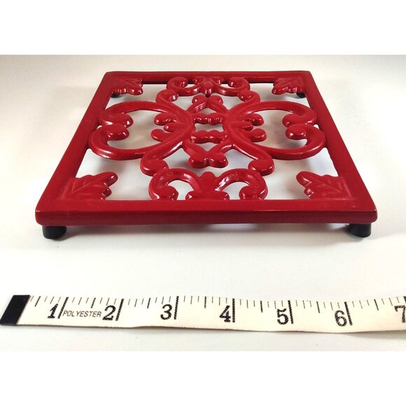 Vintage Red Enamel Cast Iron Trivet With Rubber Feet & Hanging Ring - Picture 10 of 11
